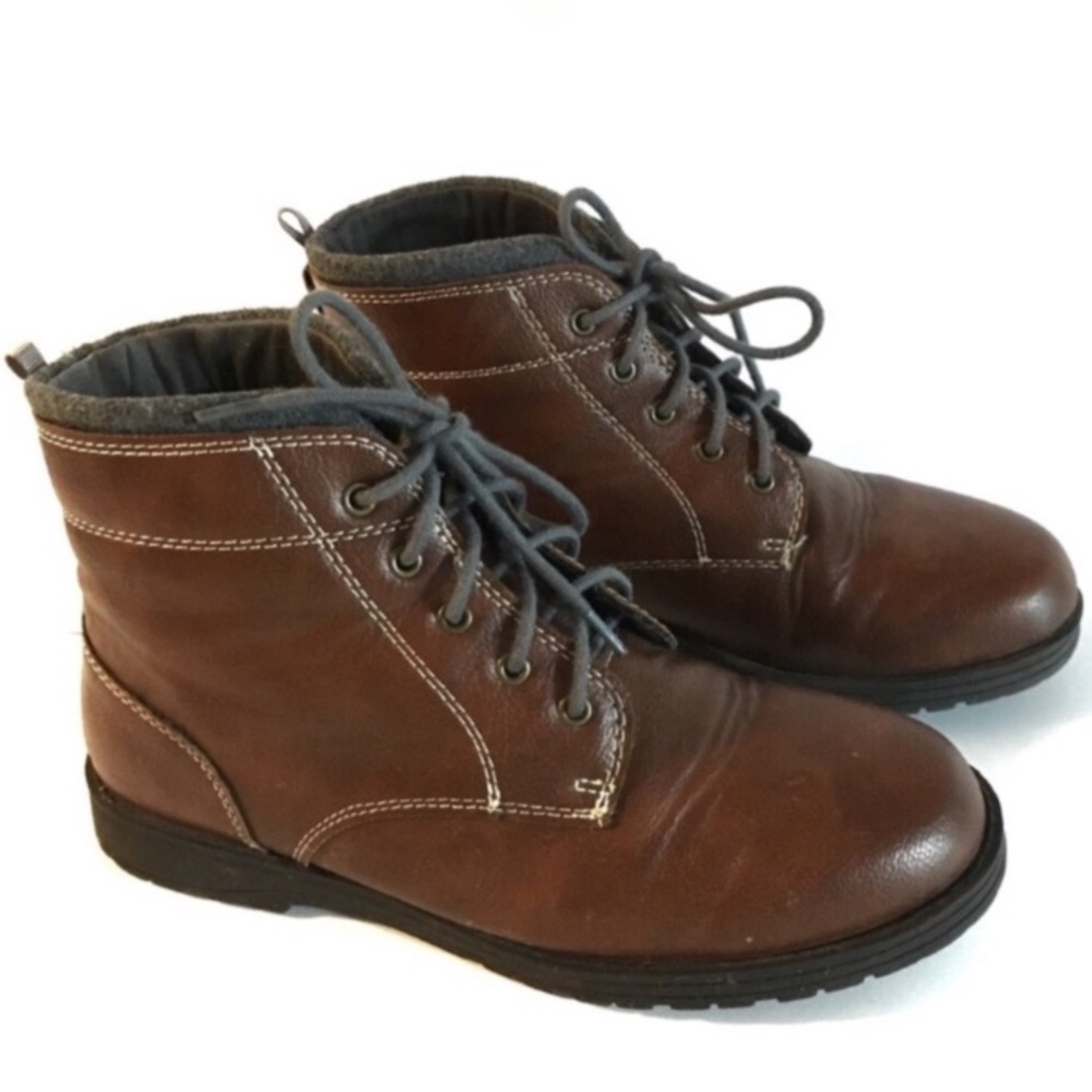 Boys brown lace up boots size 4